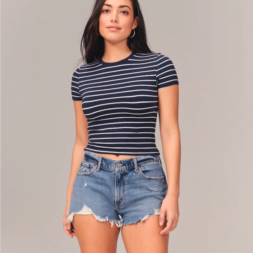 Abercrombie and fitch mid rise shorts